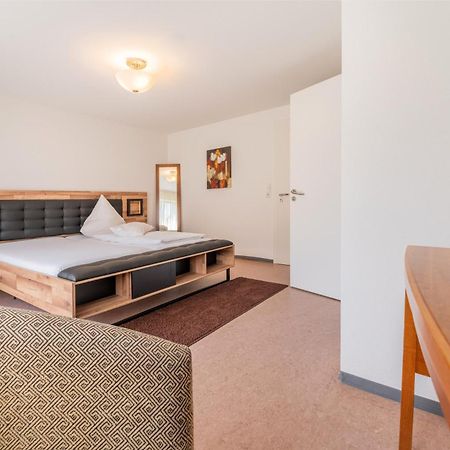 Hotel Am Kirchplatz Uberlingen Esterno foto