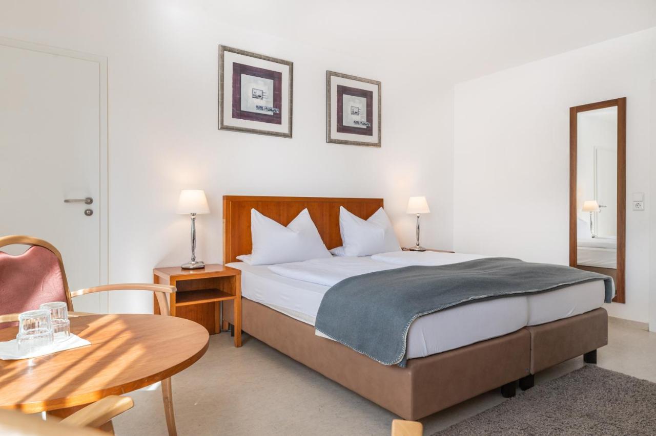 Hotel Am Kirchplatz Uberlingen Esterno foto