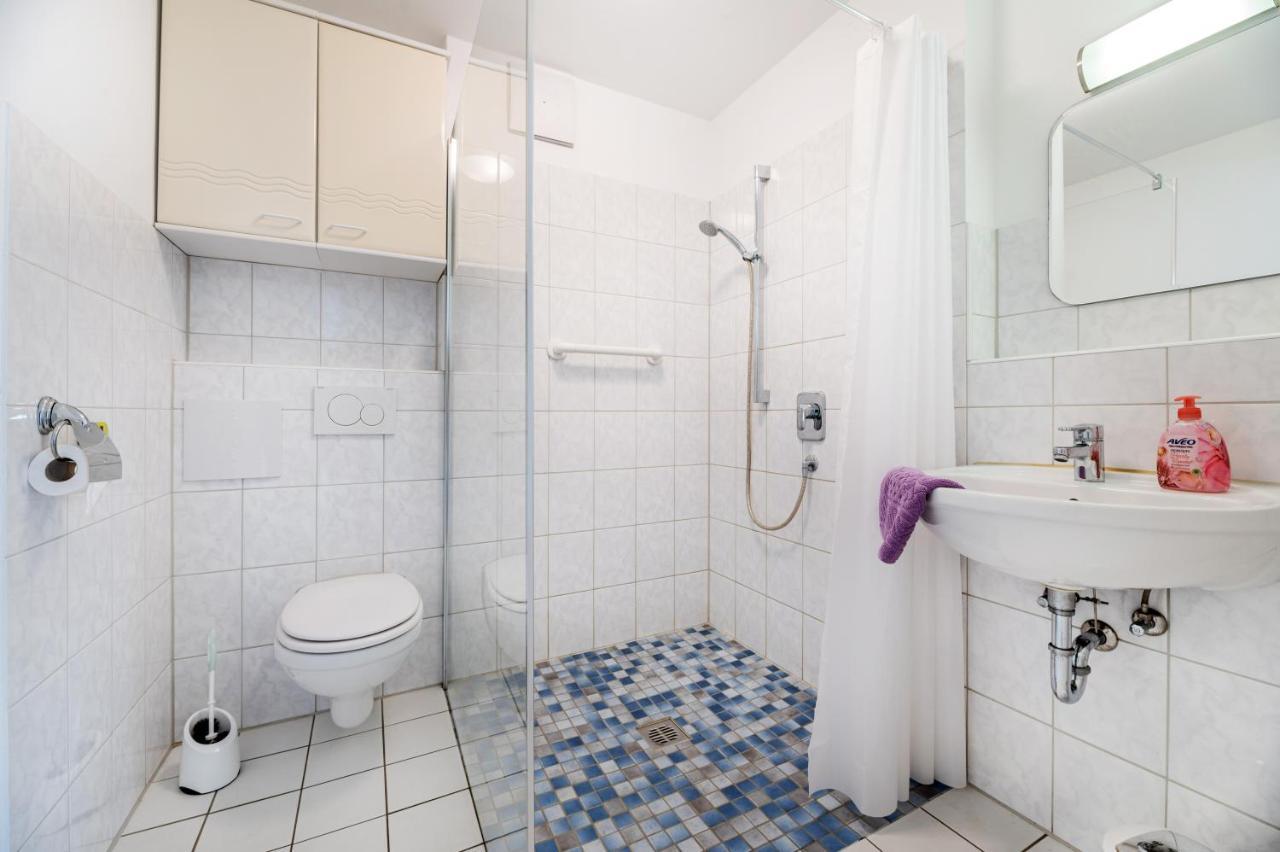 Hotel Am Kirchplatz Uberlingen Esterno foto