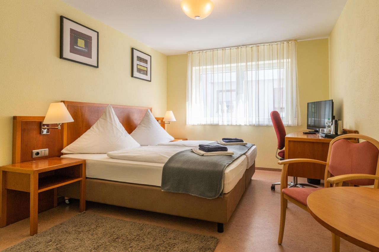 Hotel Am Kirchplatz Uberlingen Esterno foto