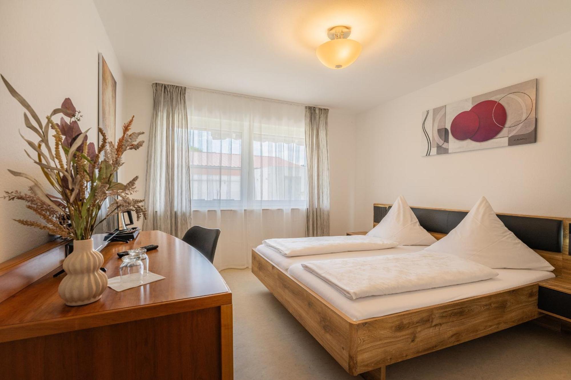 Hotel Am Kirchplatz Uberlingen Esterno foto
