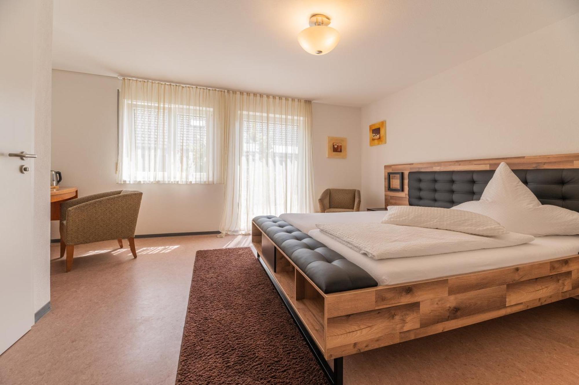 Hotel Am Kirchplatz Uberlingen Esterno foto