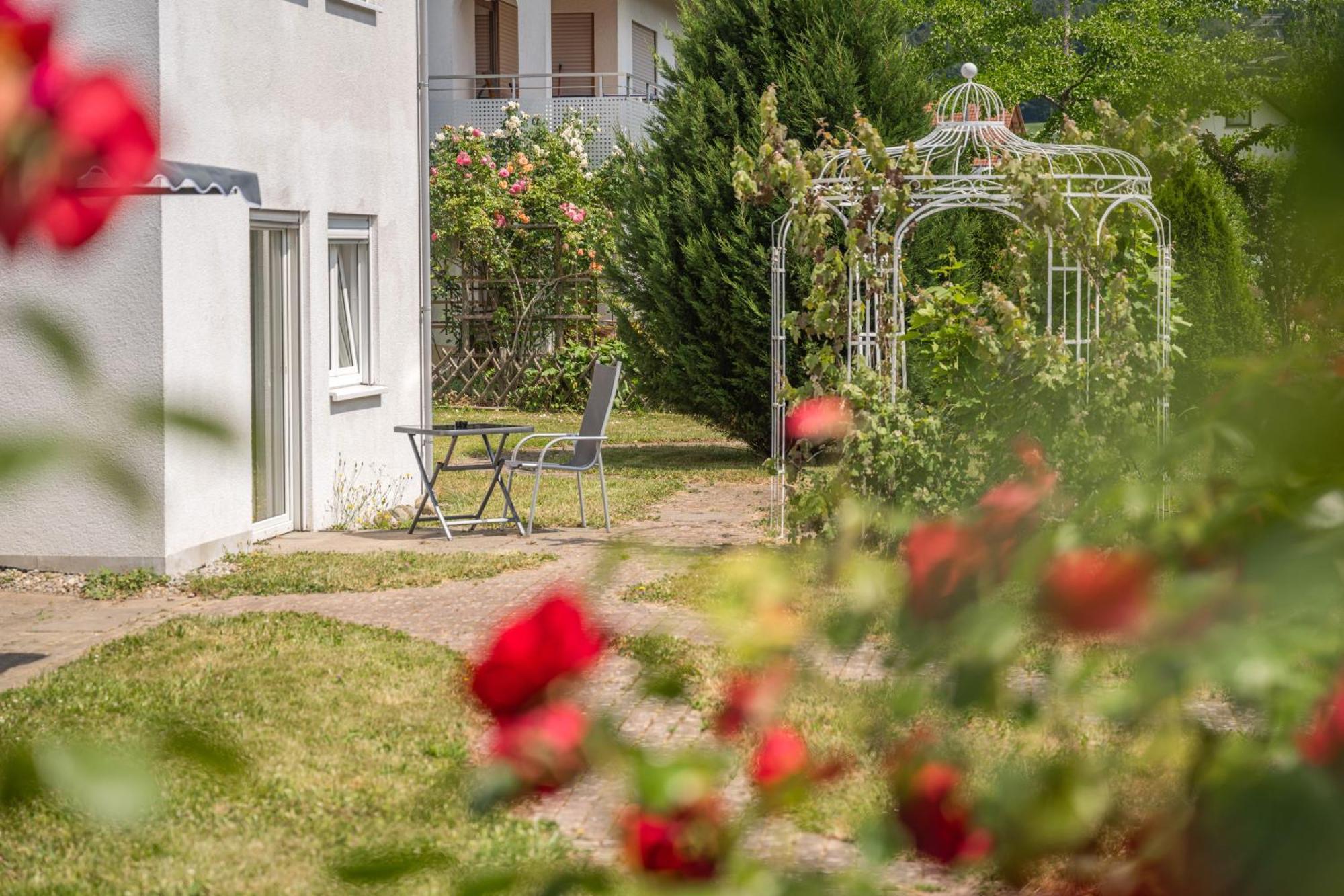 Hotel Am Kirchplatz Uberlingen Esterno foto